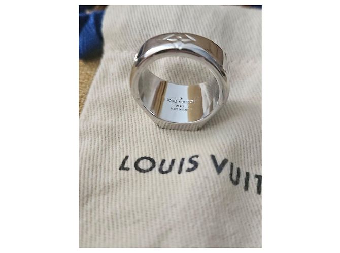Anello Sigillo Louis Vuitton LV Initiales in Argento - vista 6