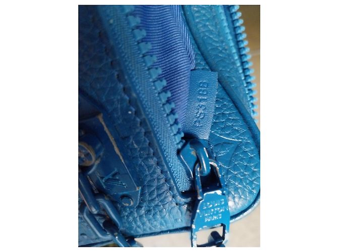 Louis Vuitton Pochette in pelle blu monogramma impresso - vista 10