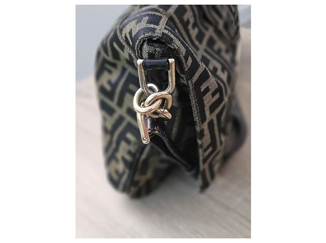 Fendi Bolso Baguette Zucca Canvas - vista 3