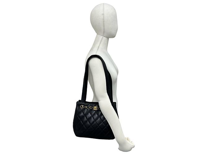 CHANEL Matelassé Coco Mark Black Semi-Schultertasche - Ansicht 2
