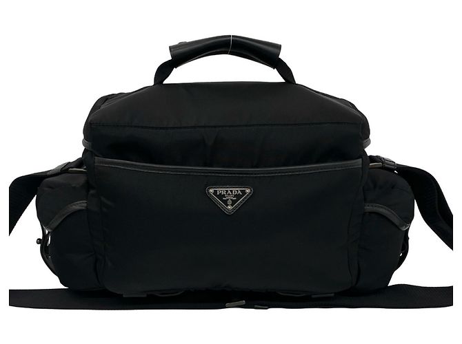 Prada Schultertasche aus Tessuto-Nylon und Leder mit Dreiecks-Logo - Ansicht 3