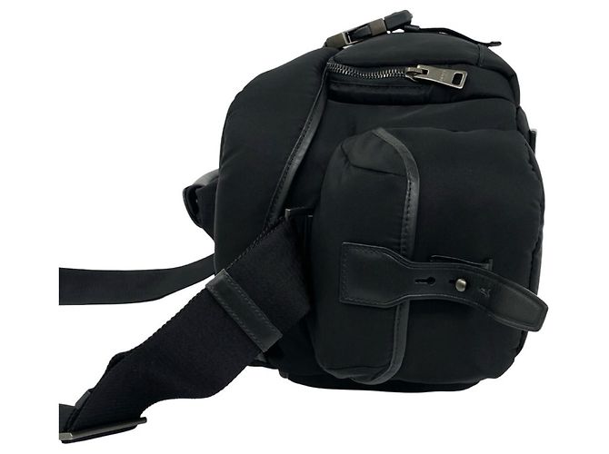 Prada Schultertasche aus Tessuto-Nylon und Leder mit Dreiecks-Logo - Ansicht 5