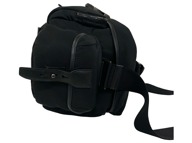 Prada Schultertasche aus Tessuto-Nylon und Leder mit Dreiecks-Logo - Ansicht 6
