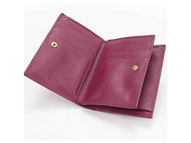 Prada Bi-Fold Geldbörse aus lila Saffiano-Leder - Ansicht 5