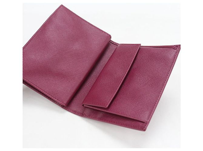 Prada Bi-Fold Geldbörse aus lila Saffiano-Leder - Ansicht 6