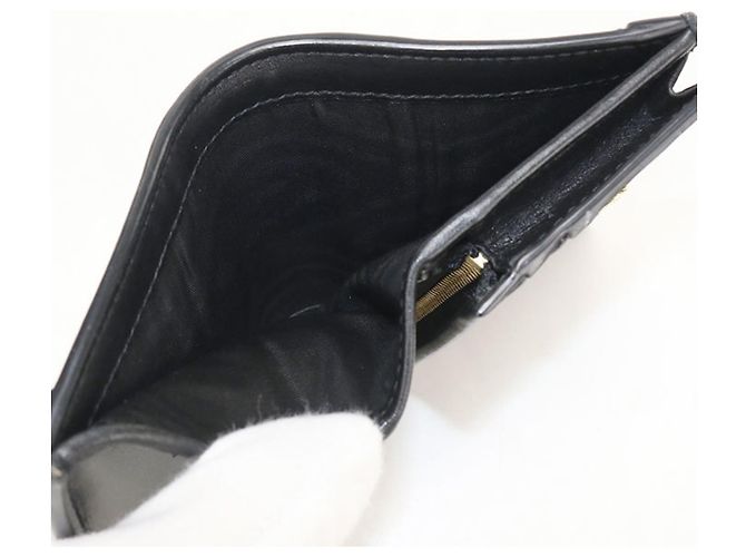 Gucci Bi-Fold Wallet in Black Leather - view 4