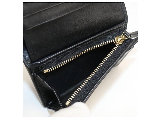 Gucci Bi-Fold Wallet in Black Leather - view 5