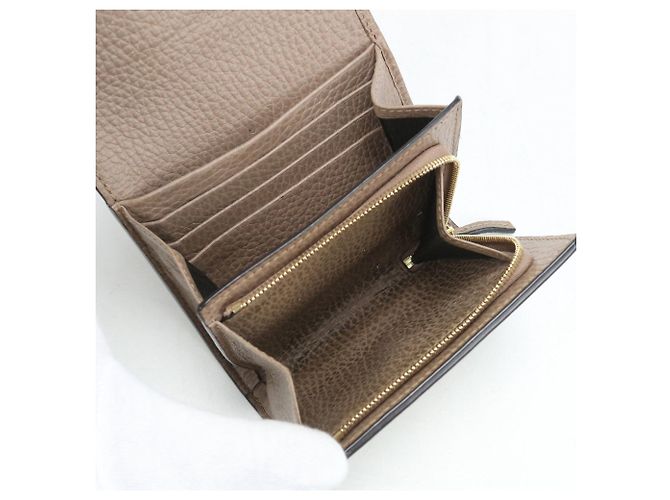 Gucci Bi-fold Wallet in Beige - view 3