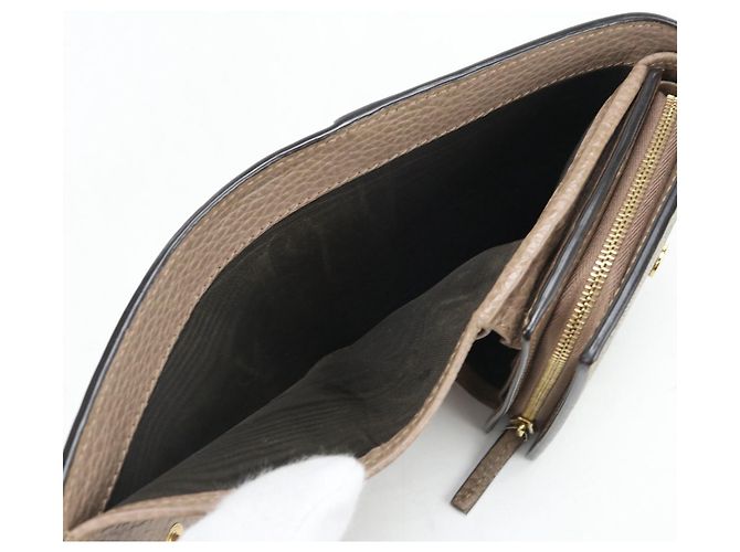 Gucci Bi-fold Wallet in Beige - view 6