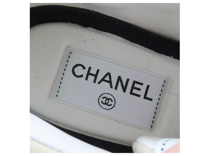 Baskets à lacets en velours CHANEL COCO Mark
Baskets en velours - vue 11