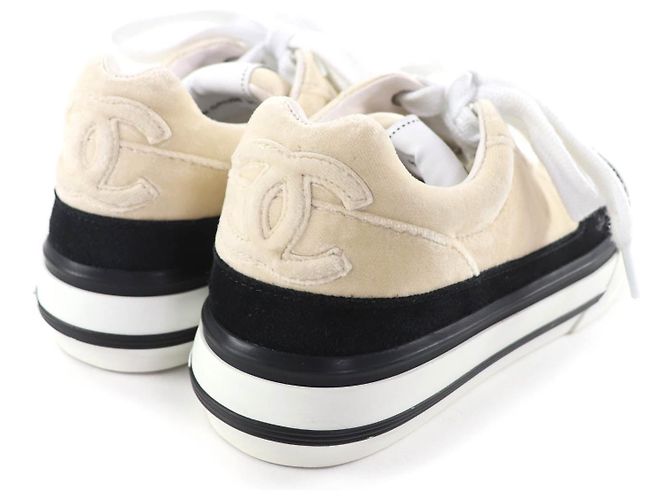 Baskets à lacets en velours CHANEL COCO Mark
Baskets en velours - vue 2