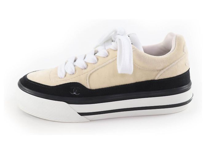 Baskets à lacets en velours CHANEL COCO Mark
Baskets en velours - vue 4