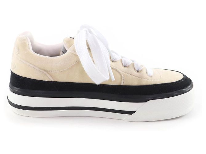 Baskets à lacets en velours CHANEL COCO Mark
Baskets en velours - vue 5