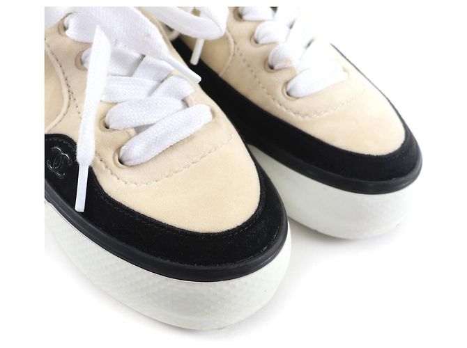 Baskets à lacets en velours CHANEL COCO Mark
Baskets en velours - vue 7
