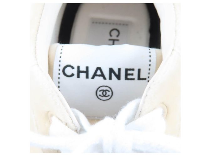 Baskets à lacets en velours CHANEL COCO Mark
Baskets en velours - vue 8