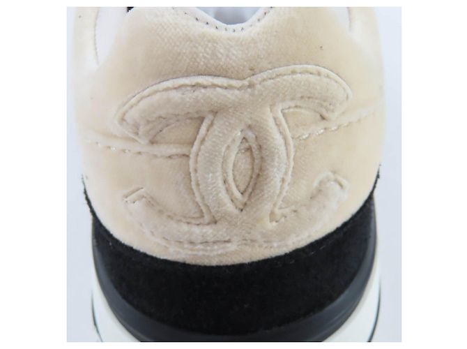 Baskets à lacets en velours CHANEL COCO Mark
Baskets en velours - vue 9