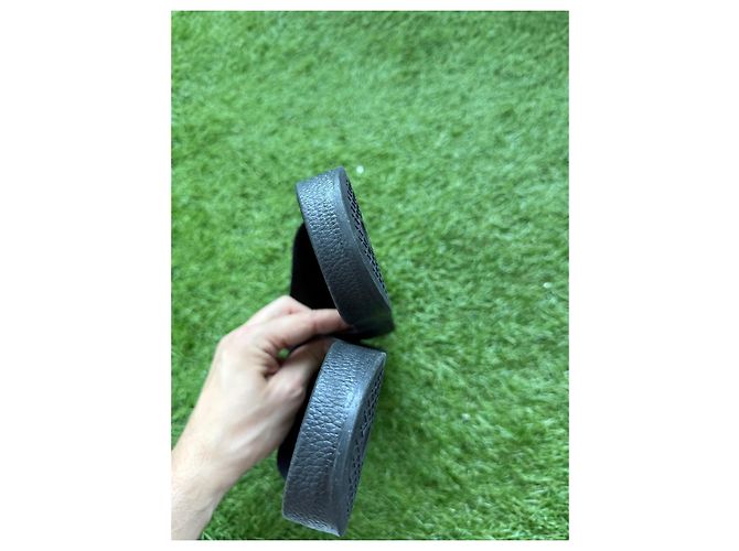 Autre Marque Final Club Schwarze Gummischlappen mit Logo - Ansicht 4