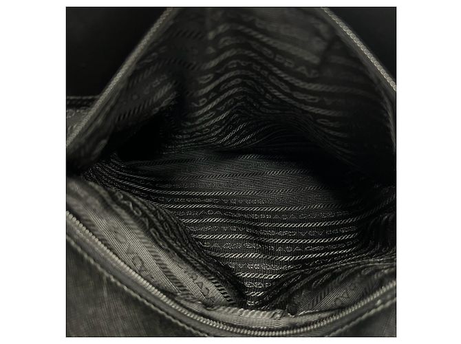 Bolsa de ombro Prada em nylon e couro com logo triângulo - vista 10