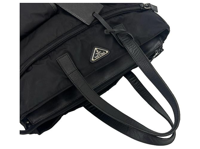 Bolsa de ombro Prada em nylon e couro com logo triângulo - vista 4