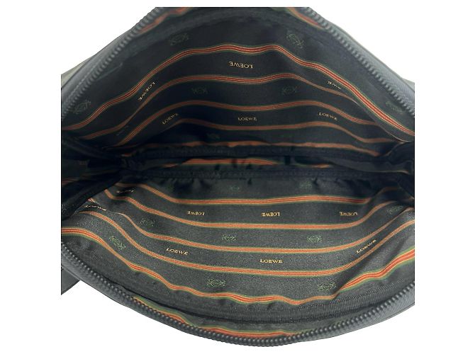 Loewe Vintage Anagram Logo Schultertasche aus Leder - Ansicht 9