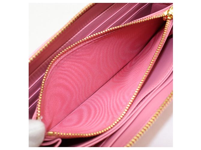 Portefeuille long Prada en rose - vue 4