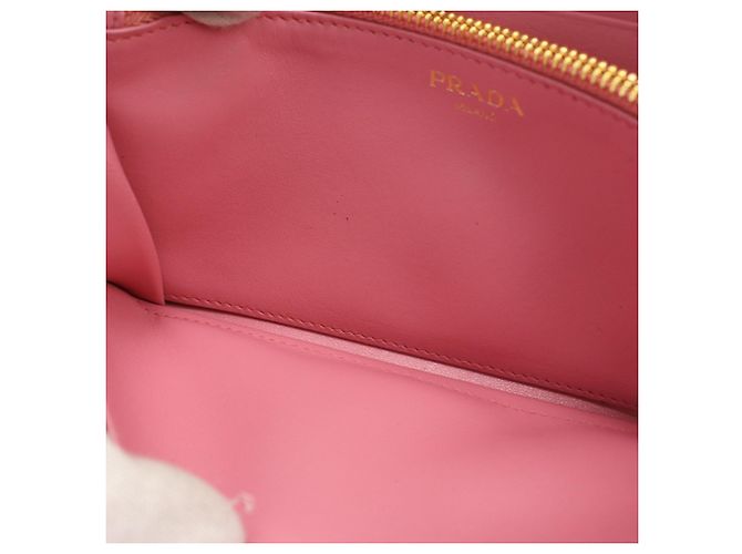 Portefeuille long Prada en rose - vue 5