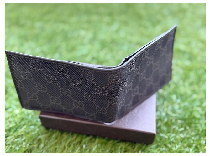 Gucci GG Supreme Canvas Bi-fold Wallet Brown - view 2