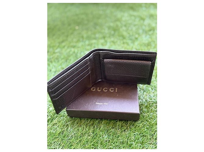 Gucci GG Supreme Canvas Bi-fold Wallet Brown - view 4