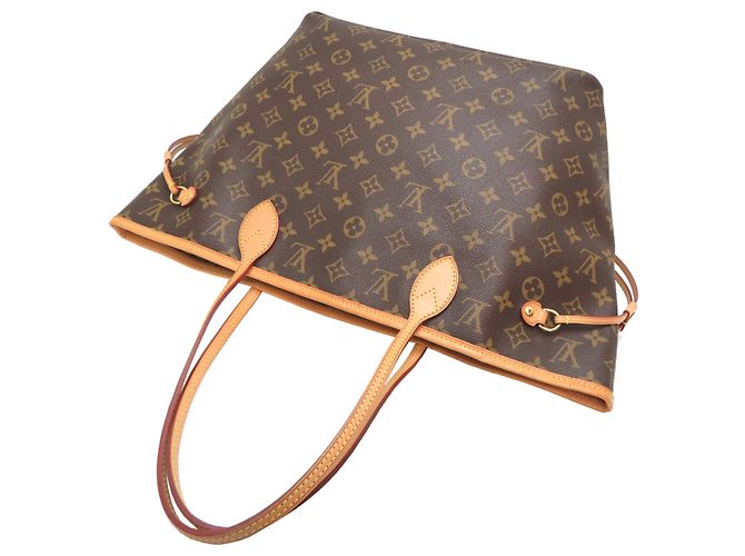Louis Vuitton Neverfull MM Tote Bag - view 4