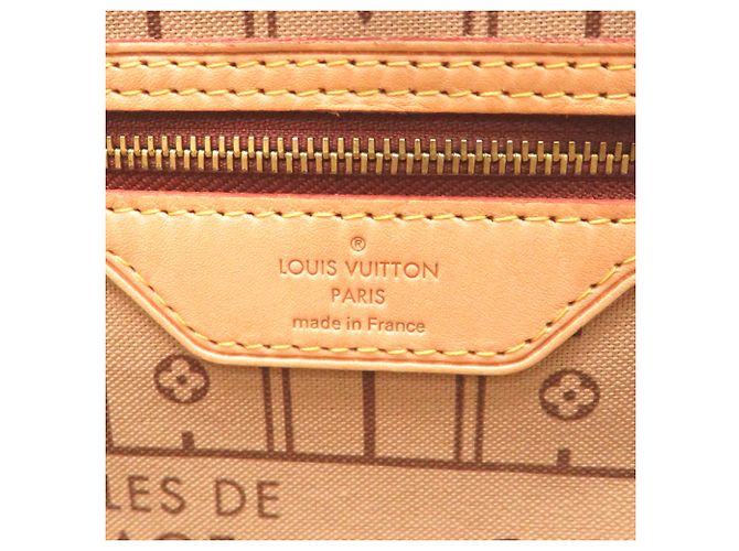 Louis Vuitton Neverfull MM Tote Bag - view 7