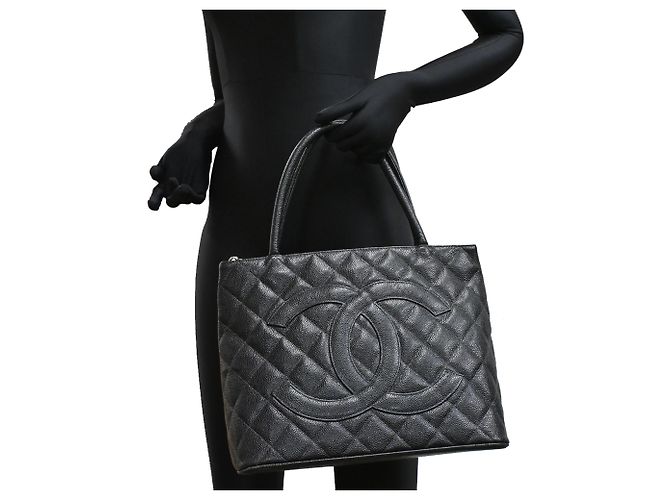 Chanel Reissue Tote Bag - view 9