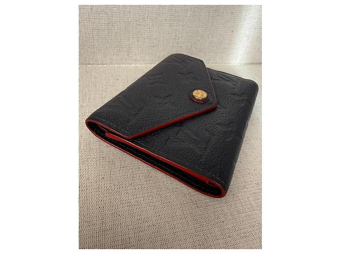 Cartera compacta Louis Vuitton Victorine Monogram Empreinte - vista 3