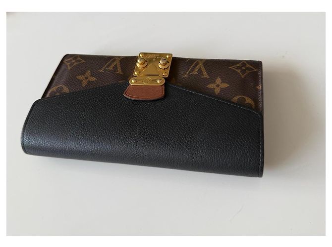 Louis Vuitton Pallas Monogram canvas and Black Leather Wallet - view 7