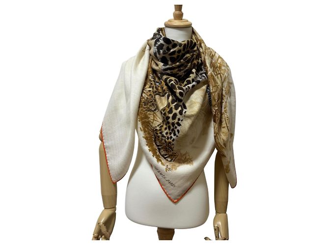 Hermès Hermes Carre Geant 140 Pantherapaldus Leopard Shawl - vista 3