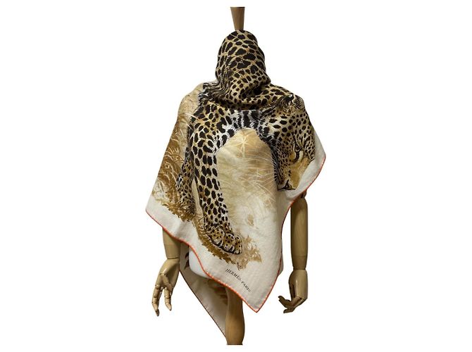 Hermès Hermes Carre Geant 140 Pantherapaldus Leopard Shawl - vista 4