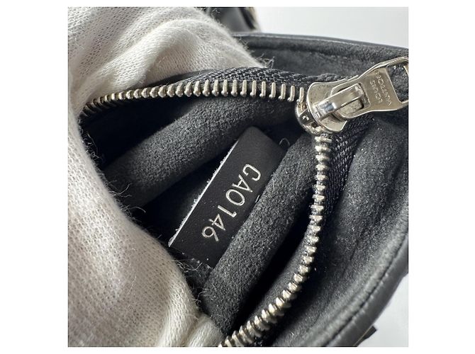 Sac à main Louis Vuitton Epi Cluny BB - vue 12