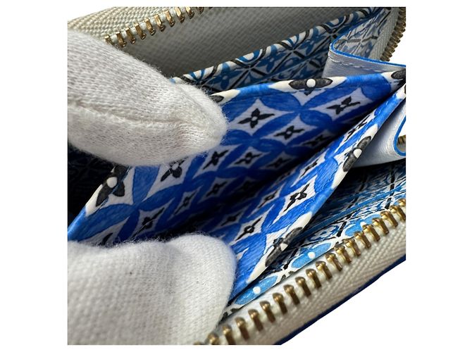 Louis Vuitton Zippy Coin Purse - view 8