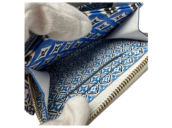 Louis Vuitton Zippy Coin Purse - view 9