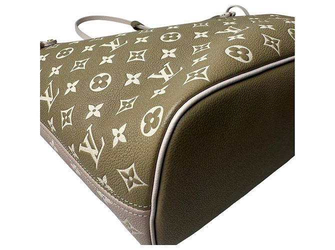 Bolsa de Ombro Louis Vuitton Monogram Empreinte Neverfull MM - vista 17