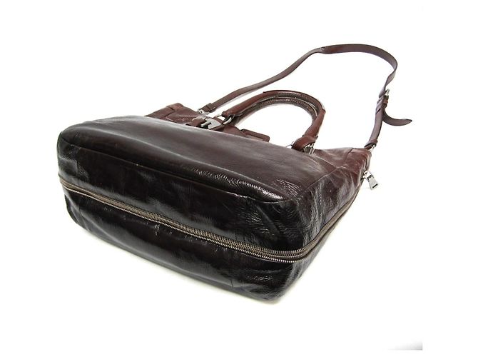Prada Schultertasche und Tote Bag mit Metallteilen an der Reißverschluss-Umrandung - Ansicht 2