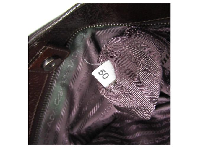Prada Schultertasche und Tote Bag mit Metallteilen an der Reißverschluss-Umrandung - Ansicht 20