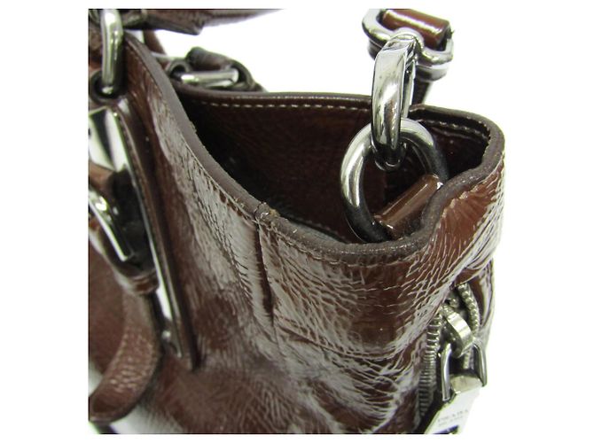Prada Schultertasche und Tote Bag mit Metallteilen an der Reißverschluss-Umrandung - Ansicht 9