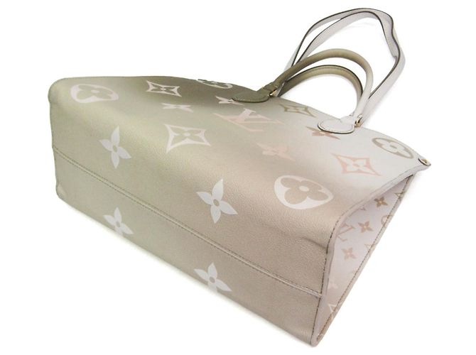 Bolso Louis Vuitton Monogram Spring In The City On the Go MM - vista 2