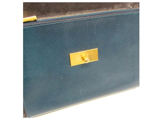 Givenchy GV3 Medium Shoulder Bag - view 17