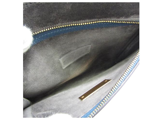 Givenchy GV3 Medium Shoulder Bag - view 18