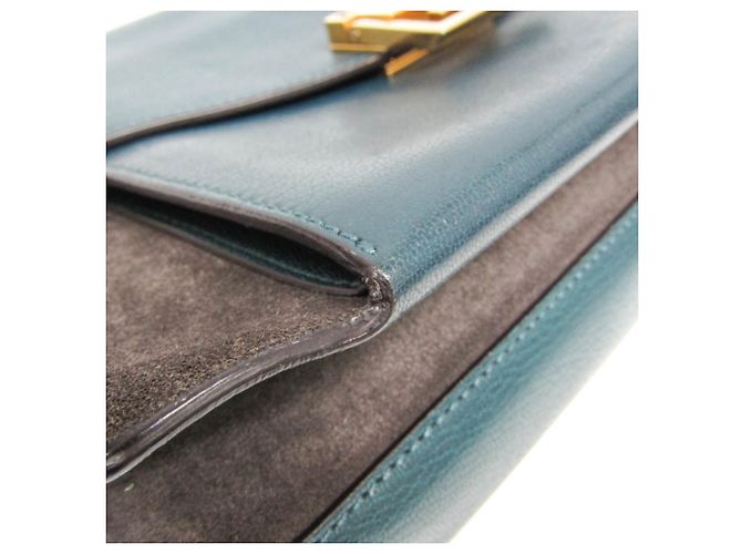 Givenchy GV3 Medium Shoulder Bag - view 7
