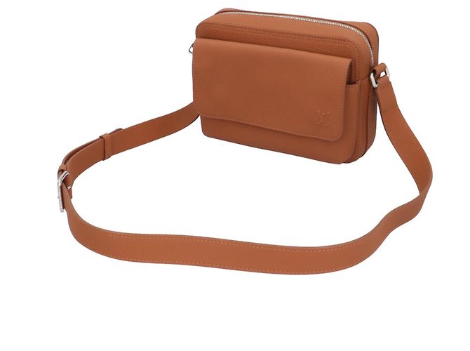 Sac à bandoulière Louis Vuitton Boarding Messenger Aerogram - vue 8