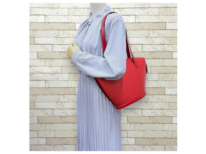Bolsa de Ombro Louis Vuitton Saint Jacques em Couro Epi - vista 2