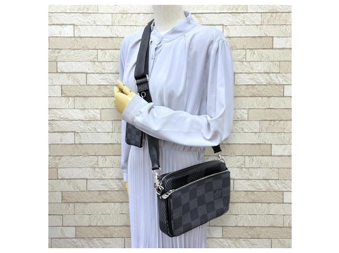 Louis Vuitton Trio Messenger Damier Graphite 3D Shoulder Bag - view 2