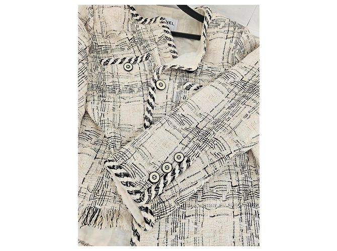 Chaqueta Chanel de tweed crema - vista 3
